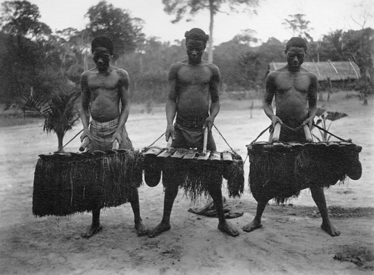 Xylophones from Africa - Cameroon - 1914 - by Pan on the Net